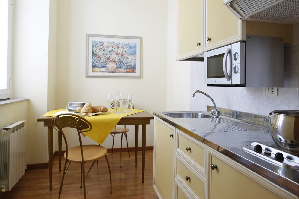 Appartamento con camera singola con cucina fornita di microonde
